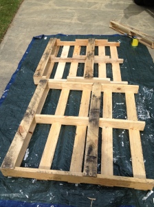 Example of why it was hard to line up the bottom pieces. Make sure you get coordinating pallets!!